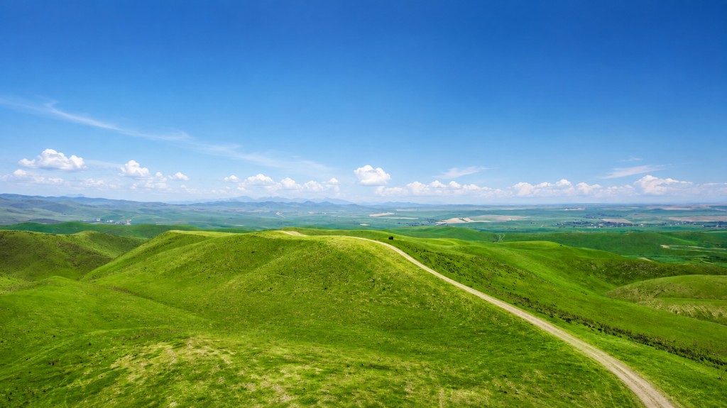 Samsarak mountain path and panoramic hills