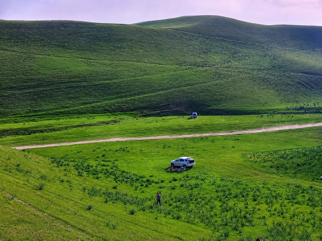 Picnic in the Samsarak mountain valley